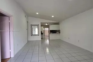 8905 NW 121st St, Hialeah, FL 33018 - Photo 4