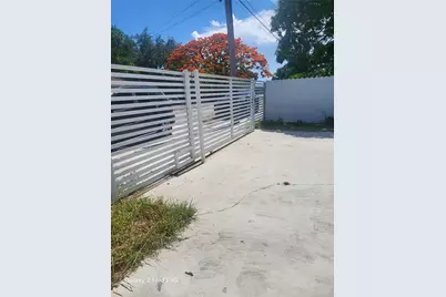 2467 NW 95th Ter #Front, Miami, FL 33147 - Photo 4