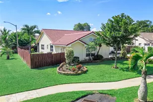 4870 Hawkes Bluff Ave, Davie, FL 33331 - Photo 32