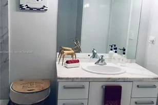 253 NE 2nd St, Miami, FL 33132 - Photo 30