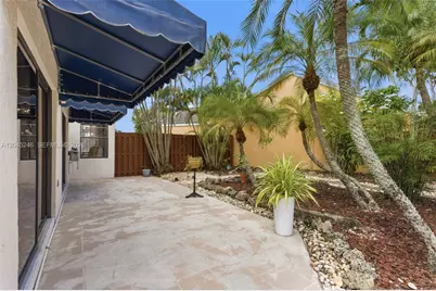 8165 NW 187th Ter, Hialeah, FL 33015 - Photo 26