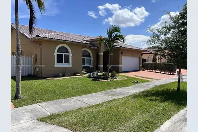 8842 NW 142nd Ln, Miami Lakes, FL 33018 - Photo 2