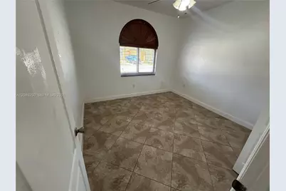 8842 NW 142nd Ln, Miami Lakes, FL 33018 - Photo 24