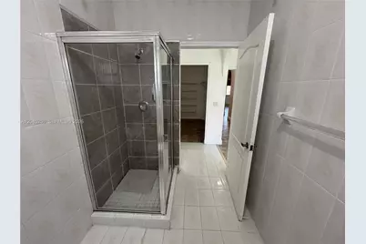 8842 NW 142nd Ln, Miami Lakes, FL 33018 - Photo 16