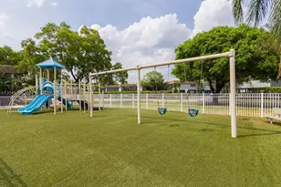 4648 NW 9th Dr, Plantation, FL 33317 - Photo 24