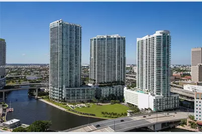 92 SW 3rd St #3608, Miami, FL 33130 - Photo 2