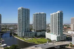 92 SW 3rd St, Miami, FL 33130 - Photo 2