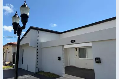 206 NE 1st Ct #1 North, Dania Beach, FL 33004 - Photo 2