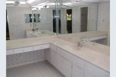 908 Cypress Ter #V57, Pompano Beach, FL 33069 - Photo 22