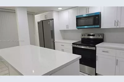 2810 SW 87th Ave #910, Davie, FL 33328 - Photo 4