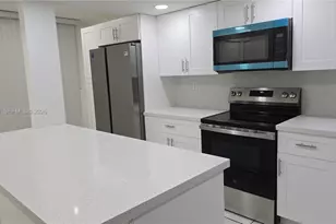 2810 SW 87th Ave, Davie, FL 33328 - Photo 4