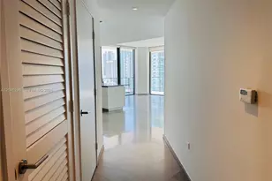 88 SW 7th St, Miami, FL 33130 - Photo 2