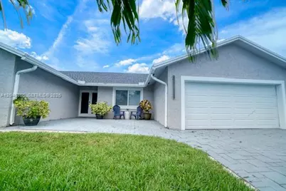 15810 N Wind Cir, Sunrise, FL 33326 - Photo 2