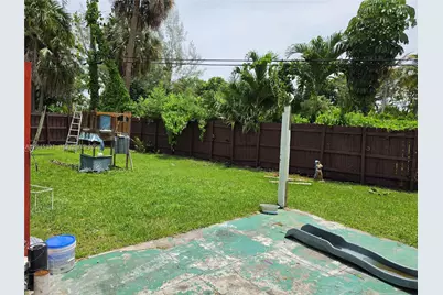10801 NE 10th Ave, Biscayne Park, FL 33161 - Photo 22