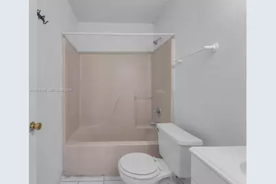 768 SW 9th St, Florida City, FL 33034 - Photo 14