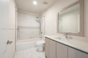2535 NE 193rd St, Miami, FL 33180 - Photo 12