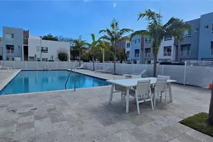2535 NE 193rd St, Miami, FL 33180 - Photo 24