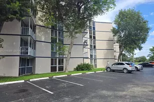 6995 NW 186th St, Hialeah, FL 33015 - Photo 2