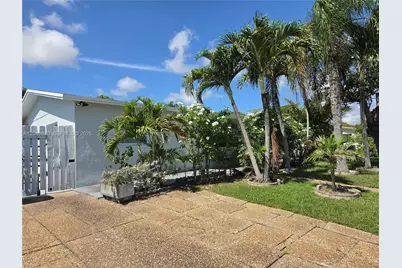 140 NW 18th St, Pompano Beach, FL 33060 - Photo 2