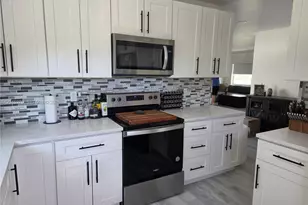 140 NW 18th St, Pompano Beach, FL 33060 - Photo 4