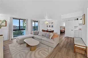 9800 W Bay Harbor Dr, Bay Harbor Islands, FL 33154 - Photo 4