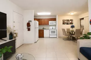 7090 NW 179th St, Hialeah, FL 33015 - Photo 4