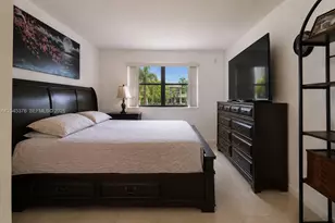 7090 NW 179th St, Hialeah, FL 33015 - Photo 8