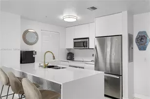 300 S Biscayne Blvd, Miami, FL 33131 - Photo 8
