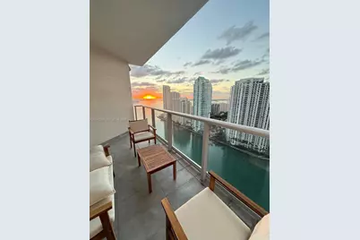 300 S Biscayne Blvd #T-2806, Miami, FL 33131 - Photo 1