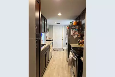 11331 SW 9th Ct, Pembroke Pines, FL 33025 - Photo 6