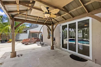 15835 NW 7th St, Pembroke Pines, FL 33028 - Photo 32