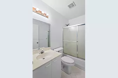 15835 NW 7th St, Pembroke Pines, FL 33028 - Photo 22