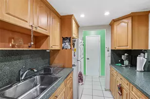 1300 W 53rd St, Hialeah, FL 33012 - Photo 16