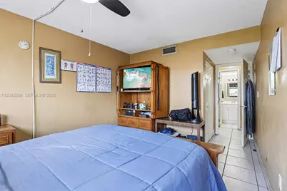 1300 W 53rd St #25, Hialeah, FL 33012 - Photo 22