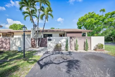 13776 Kendale Lakes Dr, Miami, FL 33183 - Photo 4
