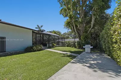 8440 SW 180th St, Palmetto Bay, FL 33157 - Photo 50