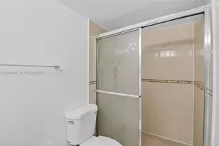 1710 NE 191st St, Miami, FL 33179 - Photo 32