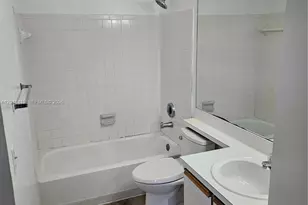 18306 NW 68th Ave, Hialeah, FL 33015 - Photo 12