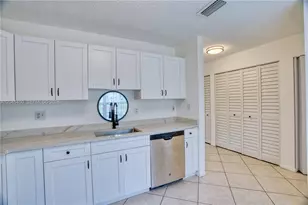 10829 NW 3rd Ct, Pembroke Pines, FL 33026 - Photo 14