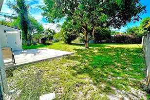 611 NE 171 St, North Miami Beach, FL 33162 - Photo 4