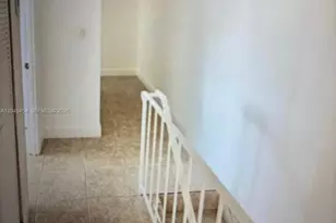 984 W 40th St, Hialeah, FL 33012 - Photo 14