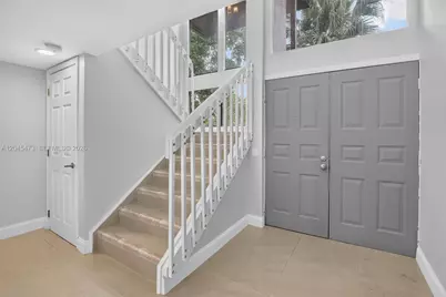 120 SW 96th Ter #204, Plantation, FL 33324 - Photo 6