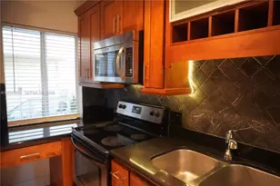 2880 Pine Tree Dr, Miami Beach, FL 33140 - Photo 2
