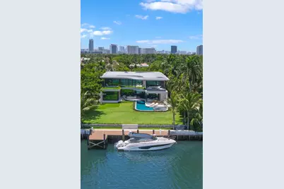 1015 S Southlake Dr, Hollywood, FL 33019 - Photo 1