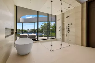 1015 S Southlake Dr, Hollywood, FL 33019 - Photo 24