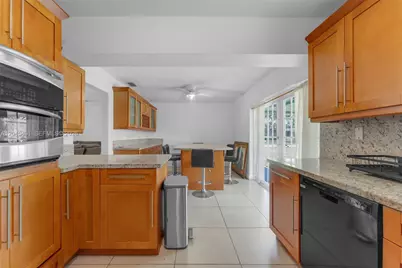 12061 SW 119th St, Miami, FL 33186 - Photo 8