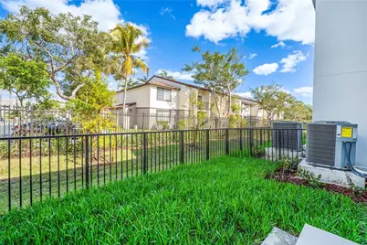 5125 SW 37th St, Pembroke Park, FL 33023 - Photo 14