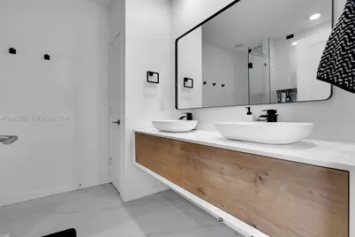 387 NW 17th St, Fort Lauderdale, FL 33311 - Photo 26