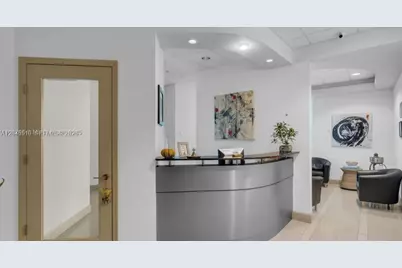175 SW 7th St #1212, Miami, FL 33130 - Photo 16
