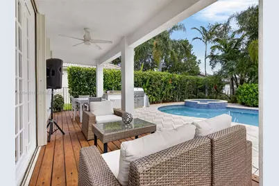 1401 Canary Island Dr, Weston, FL 33327 - Photo 22